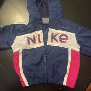12m Nike wind breaker with hood